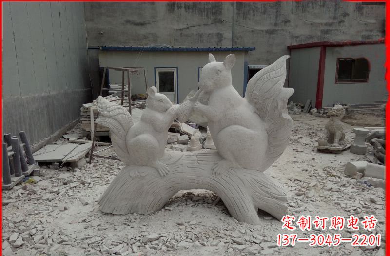 泰安中领雕塑 松鼠之爱 石雕定制