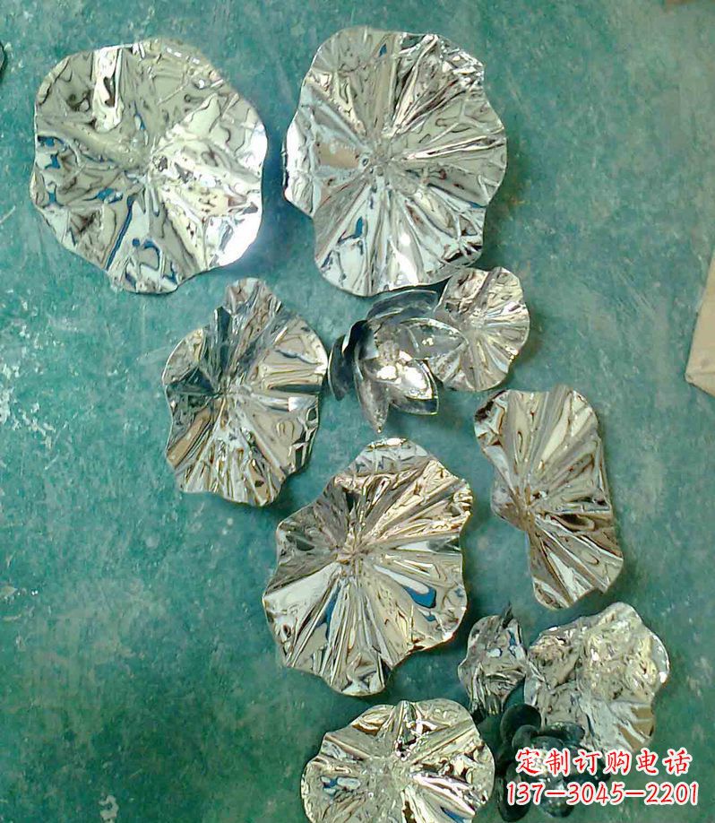 泰安精致锻铜荷叶造型雕塑