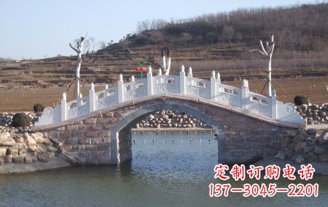 泰安独特设计的拱桥石雕