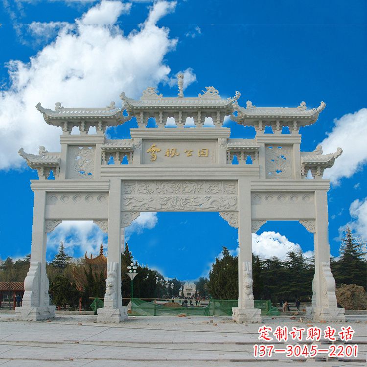 泰安传承历史的精美汉白玉三门牌楼雕塑