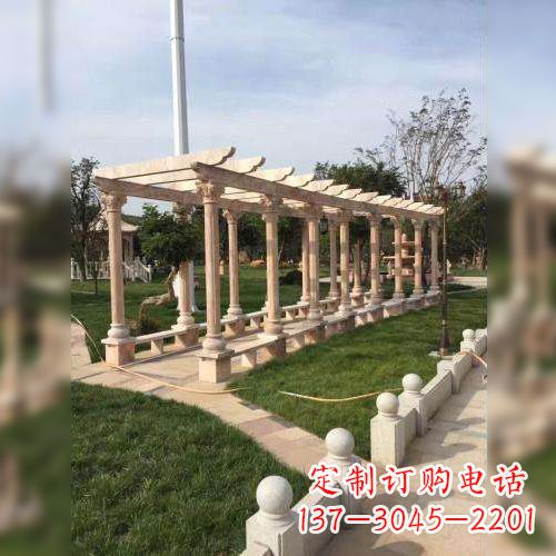 泰安增添公园美景的长廊石雕