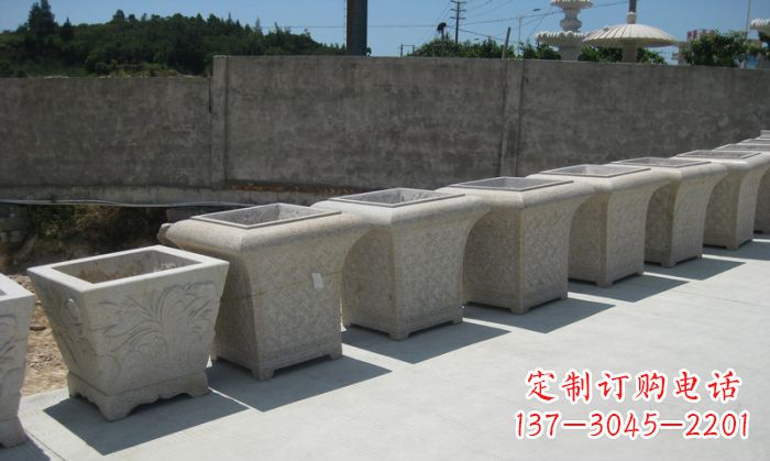 泰安大理石花盆石雕 – 在公园展现精美自然风貌