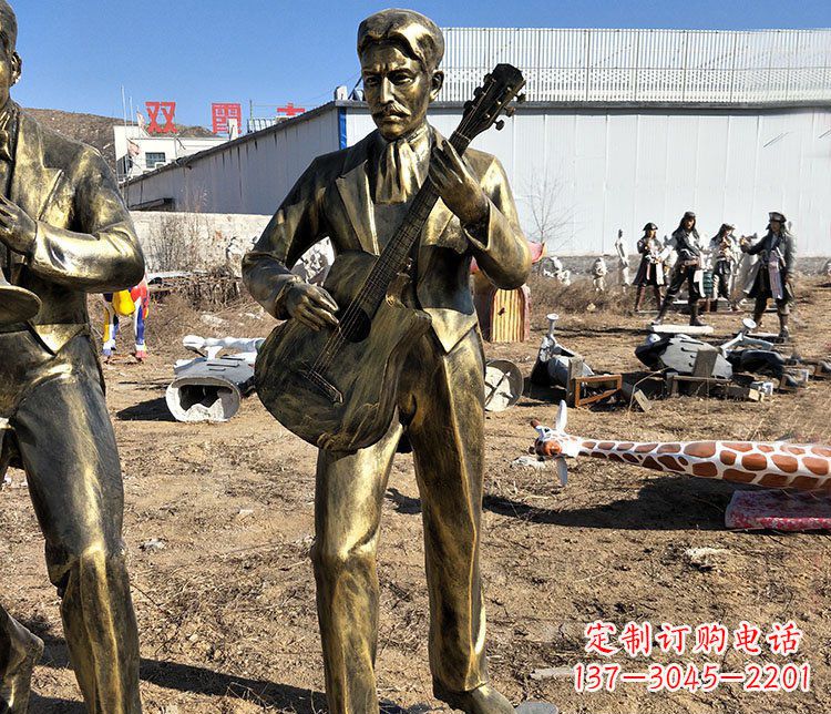 泰安玩乐无穷的吉他雕塑