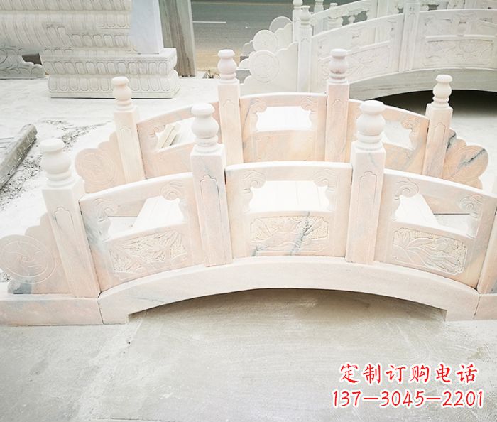 泰安红石拱桥雕塑——浪漫交织,美景永相伴