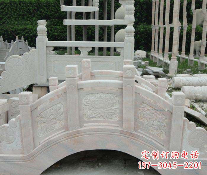 泰安公园景观晚霞红石拱桥