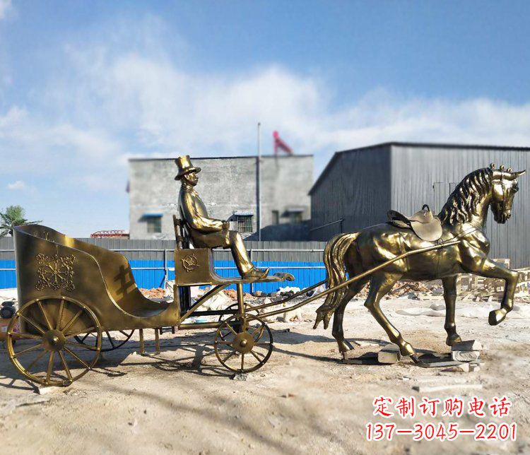 泰安公园景观坐着马车的人物铜雕