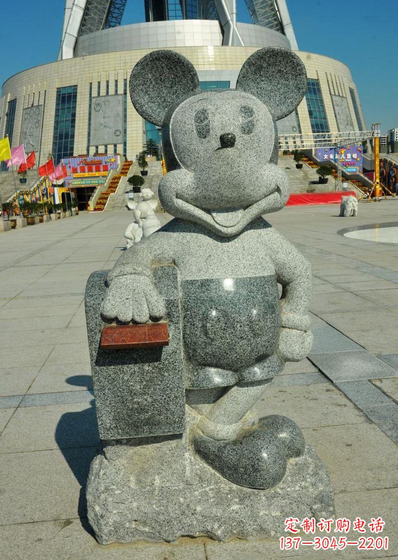 泰安令人惊叹的米老鼠塑像
