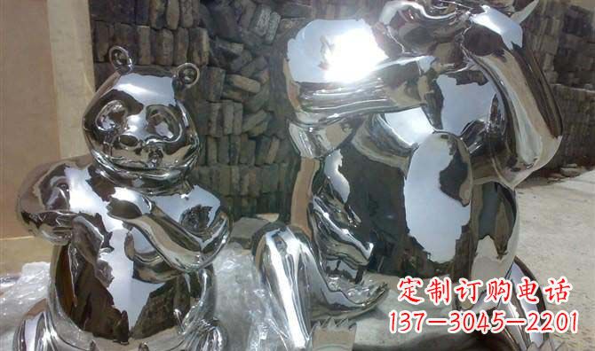泰安真实不锈钢熊猫大型雕塑