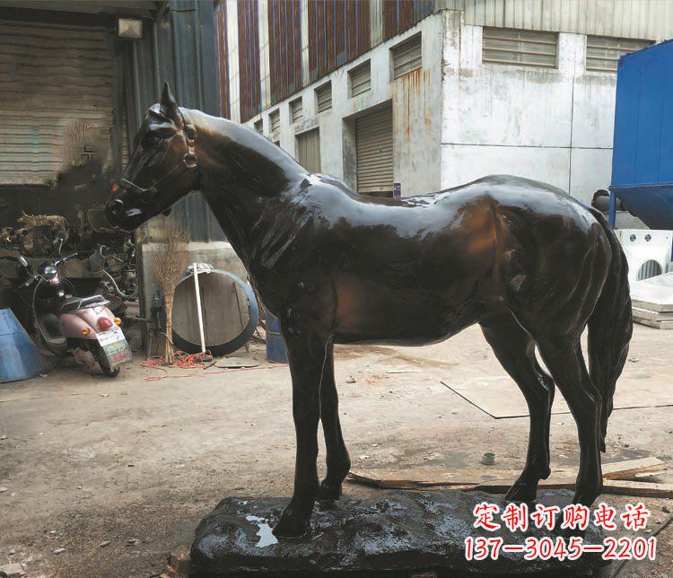 泰安玻璃钢仿铜雕塑栩栩如生的飞奔骏马