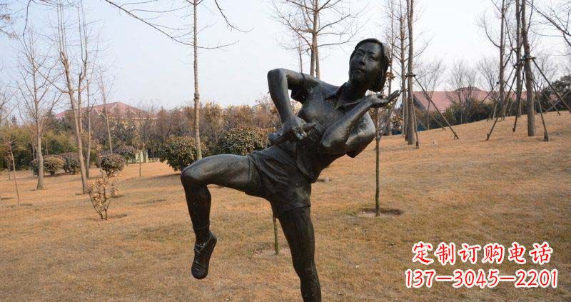 泰安优雅美丽,练武女孩铜雕