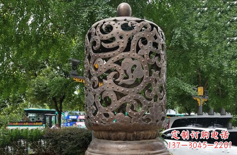 泰安浪漫精致镂空灯笼铜雕