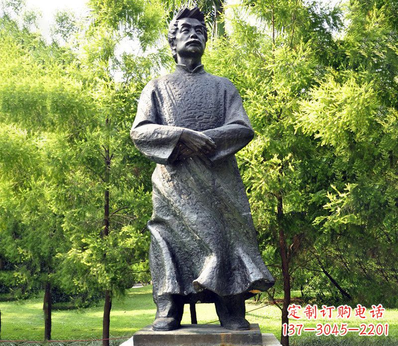 泰安公园鲁迅名人铜雕