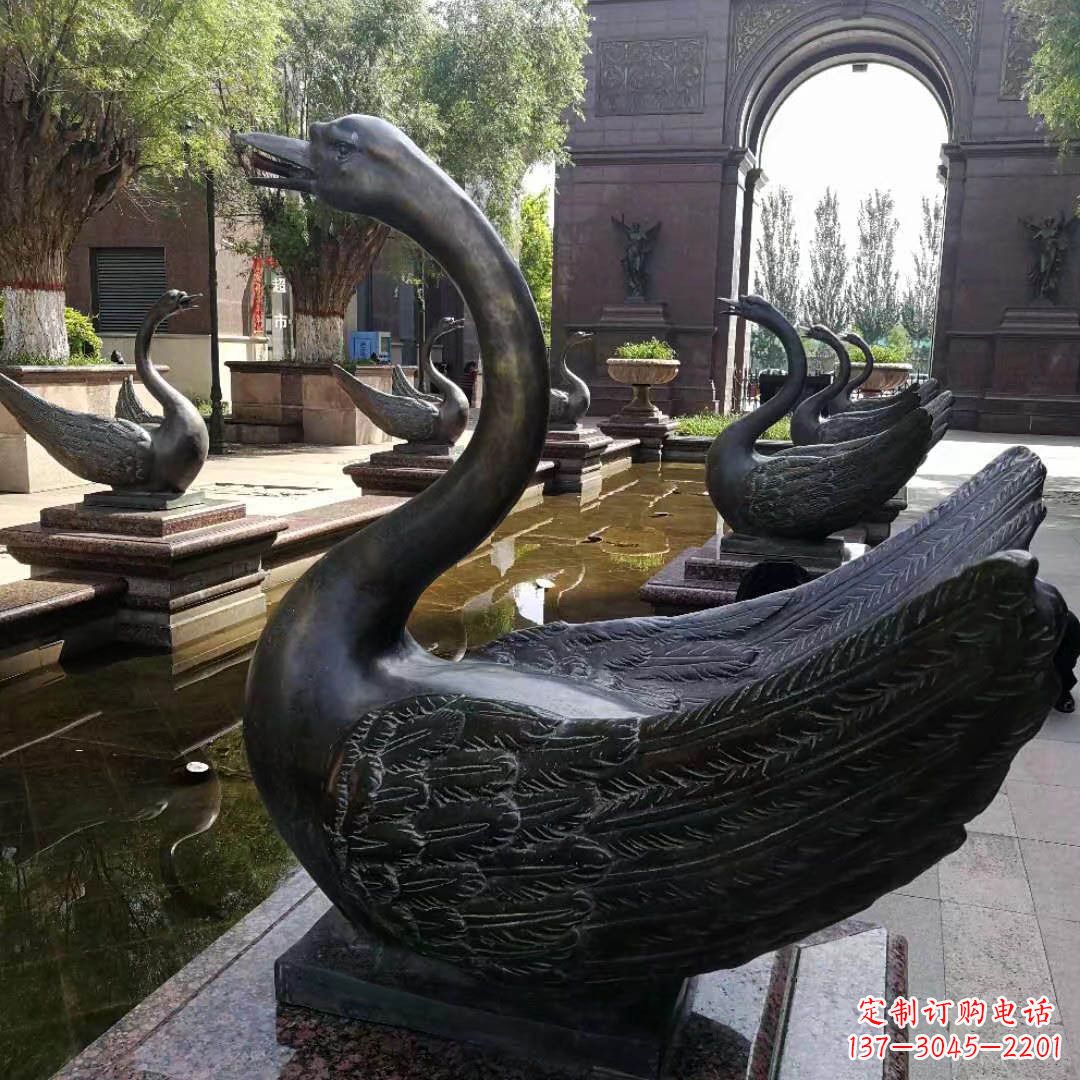 泰安公园喷水天鹅铜雕