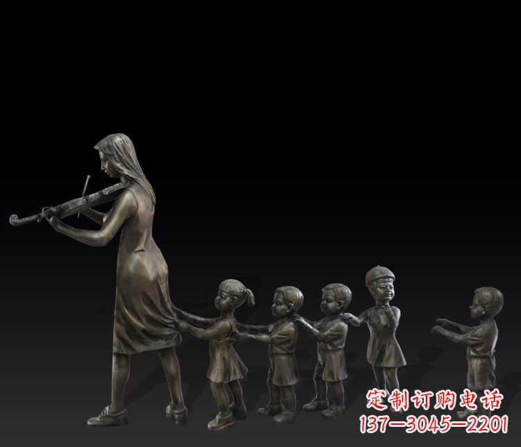 泰安传统风格老鹰捉小鸡铜雕
