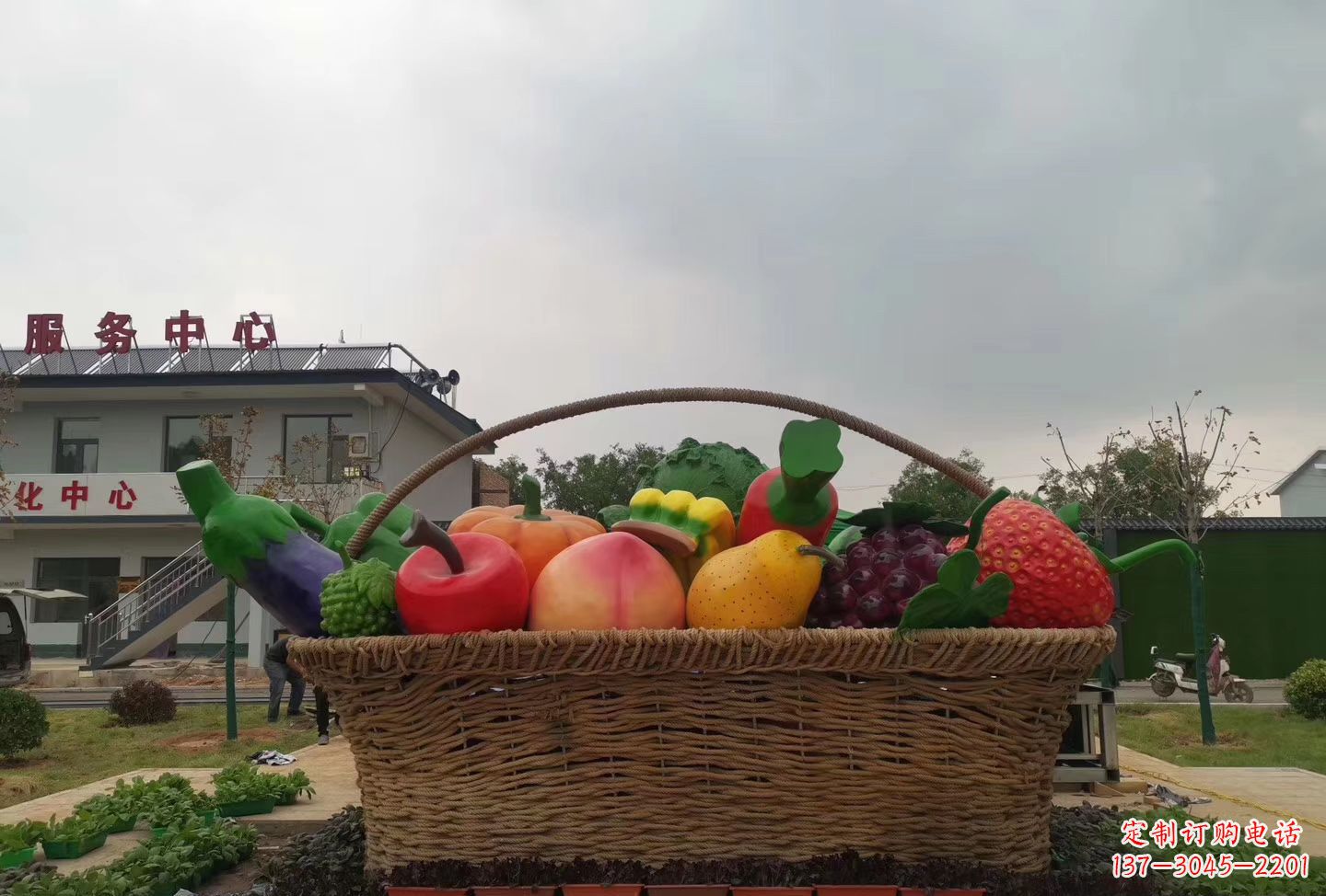泰安玻璃钢仿真水果篮雕塑