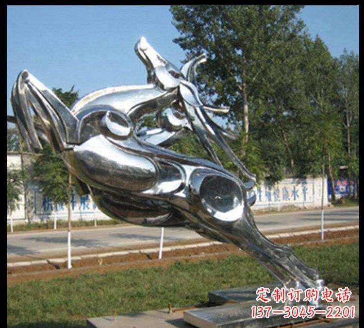 泰安梅花鹿不锈钢雕塑新美的精美装饰