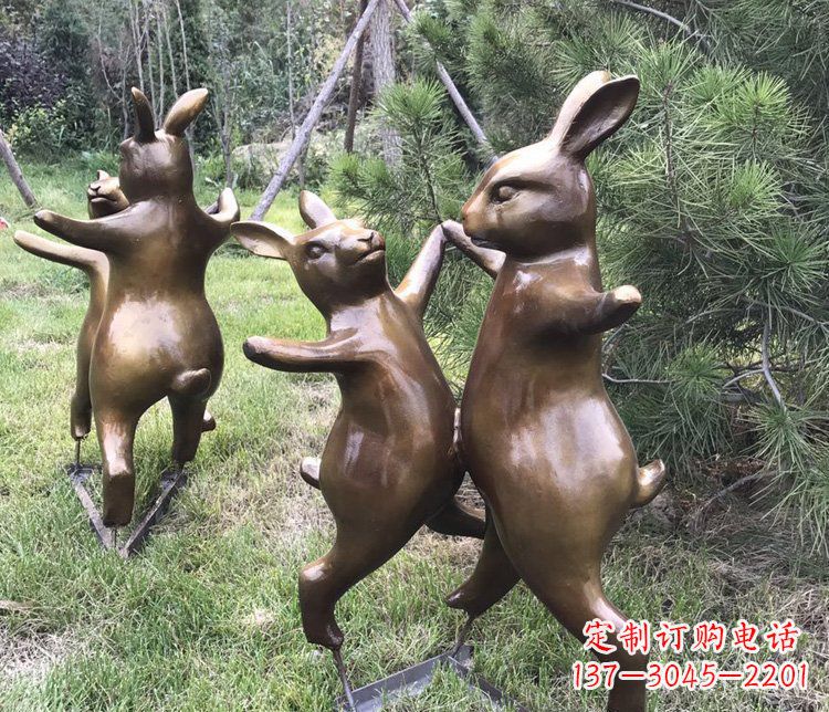 泰安铜雕奔跑兔子动物雕塑