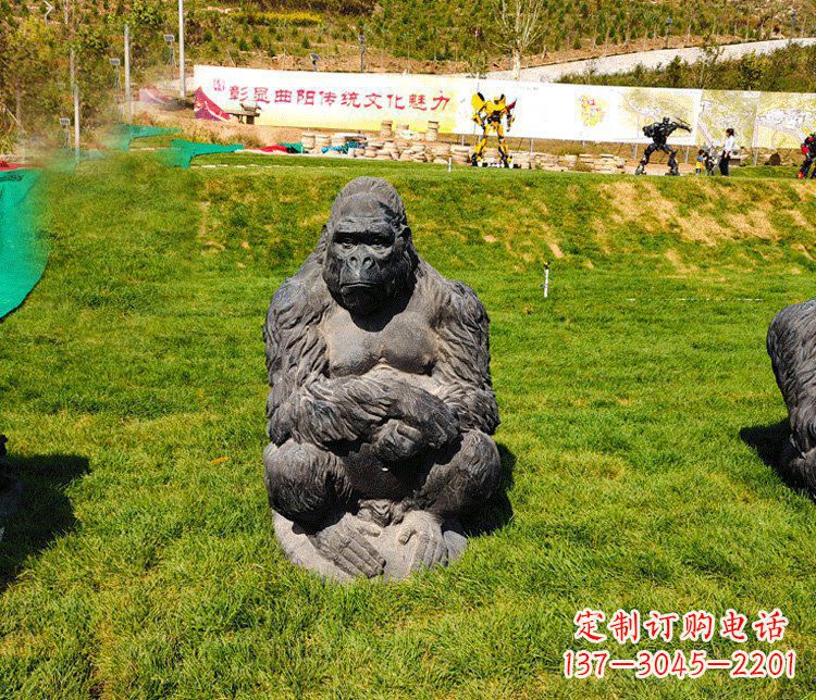 泰安公园铜雕大猩猩动物雕塑