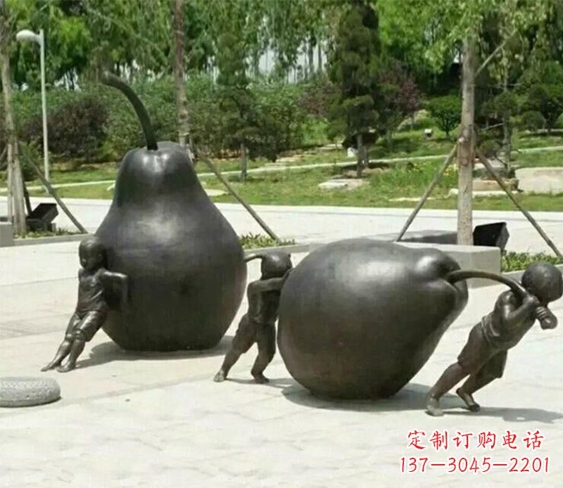 泰安迷人的孩童铜雕