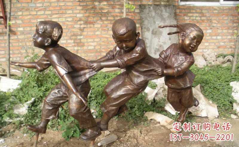 泰安铜雕老鹰—勇捕小鸡的动态展示