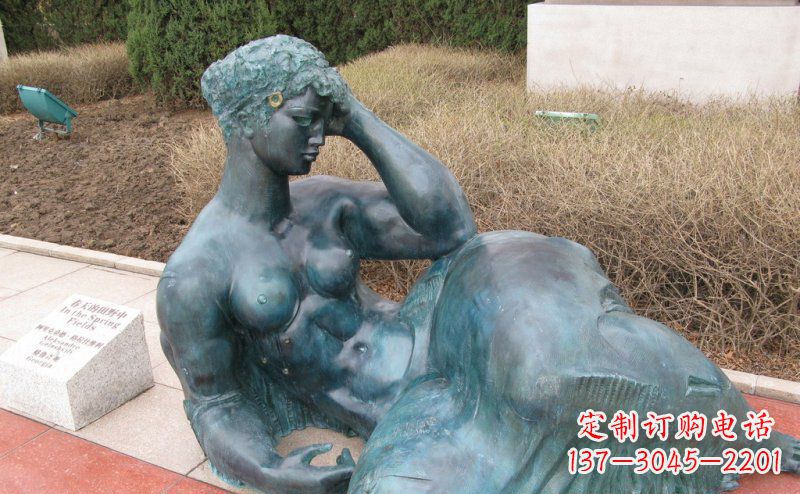 泰安铜质女性人物雕塑