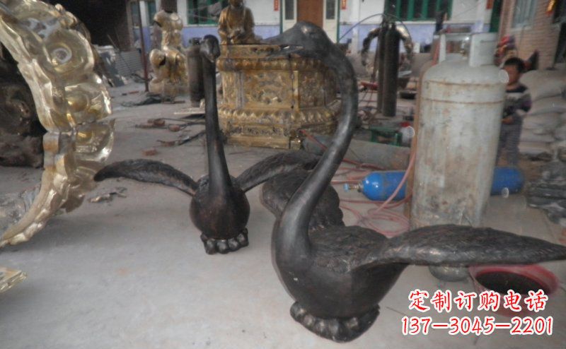 泰安公园仙鹤动物铜雕