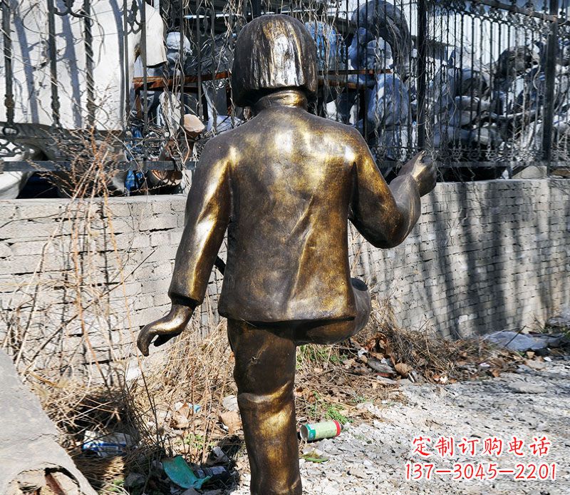 泰安纯正艺术——公园小女孩踢毽子铜雕