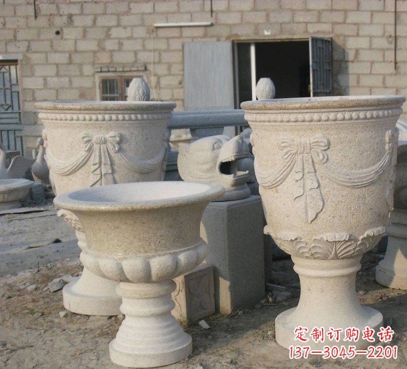 泰安公园小区欧式花盆石雕