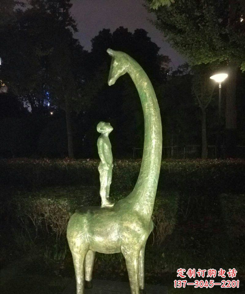泰安壮观绝伦的长颈鹿雕塑