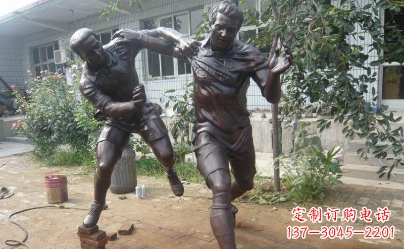 泰安领雕塑卓越的足球雕塑技艺