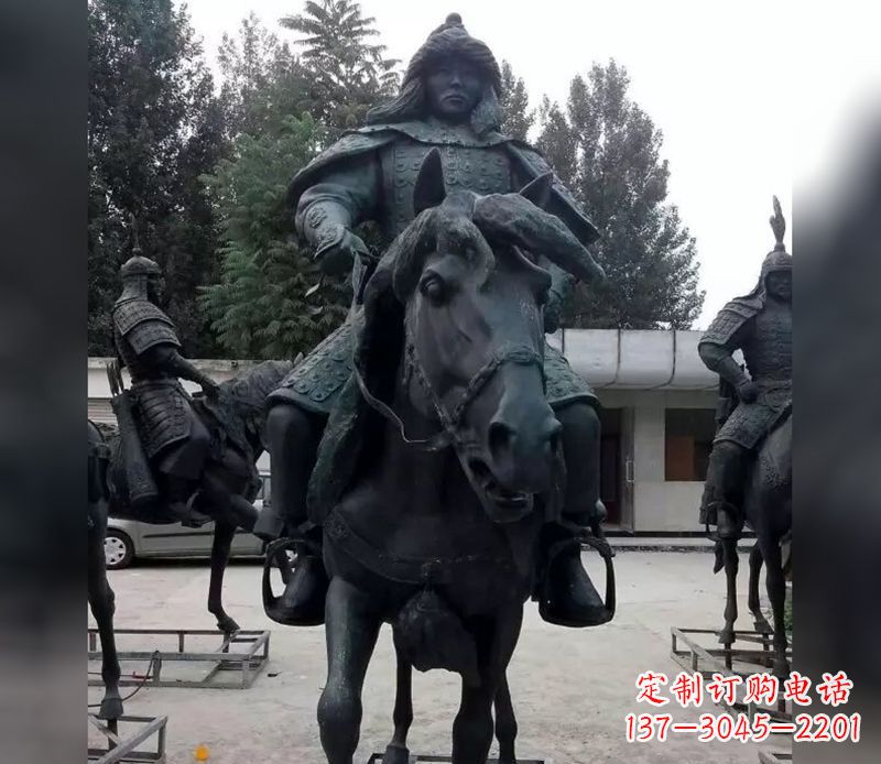 泰安古代将军骑马人物铜雕