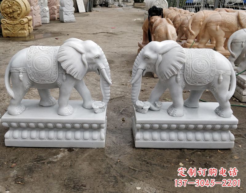 泰安古代门前两侧大象石雕