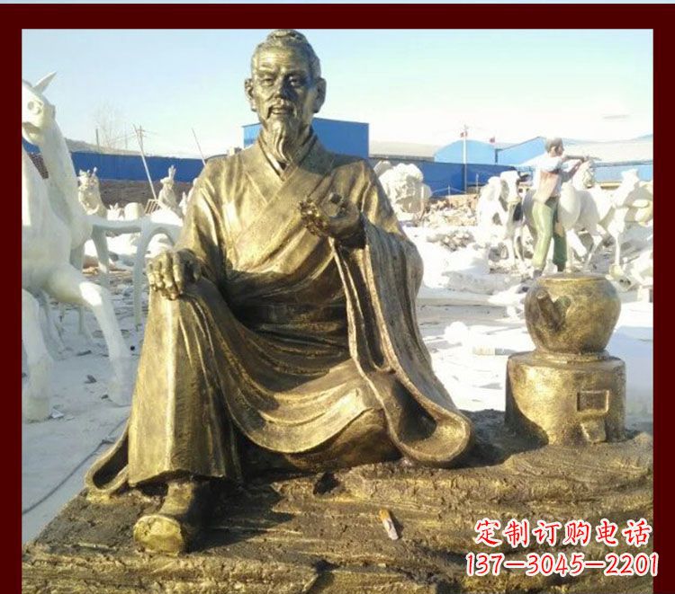 泰安古代名人熬中药的张仲景铜雕