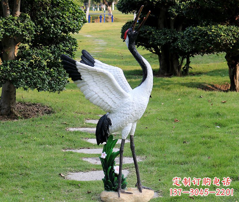 泰安古代女人仙鹤雕塑