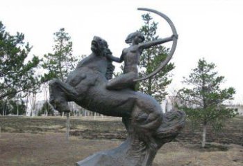 泰安公园骑马女人射箭铜雕