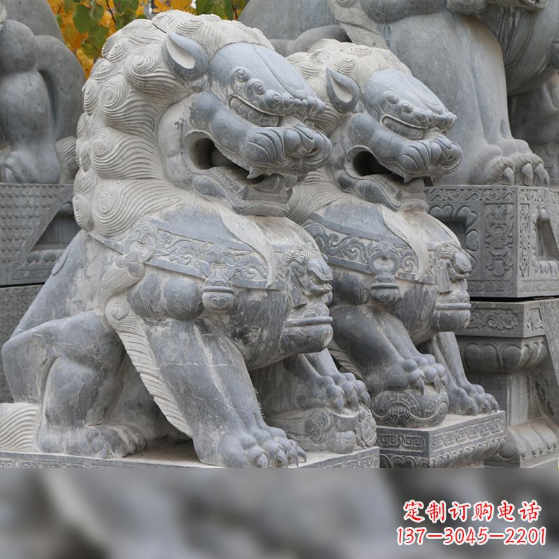 泰安中领雕塑:仿故宫青石狮子雕塑