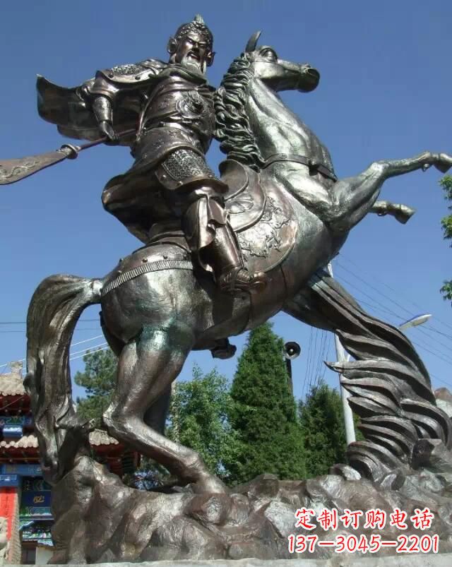 泰安精美绝伦的关公骑马雕塑