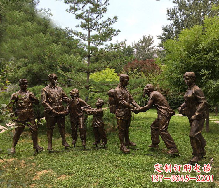 泰安广场八路军解放战士人物铜雕