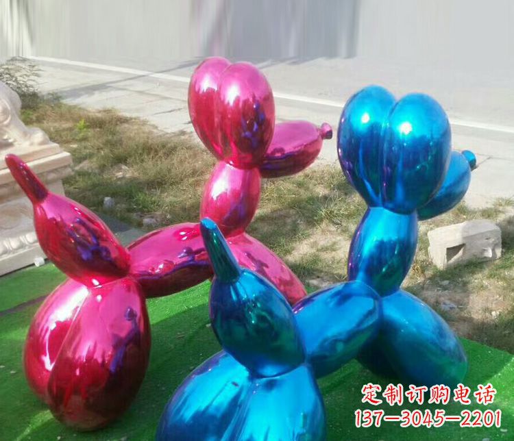 泰安中领雕塑:精美不锈钢小狗雕塑,给您带来温馨的家庭氛围!
