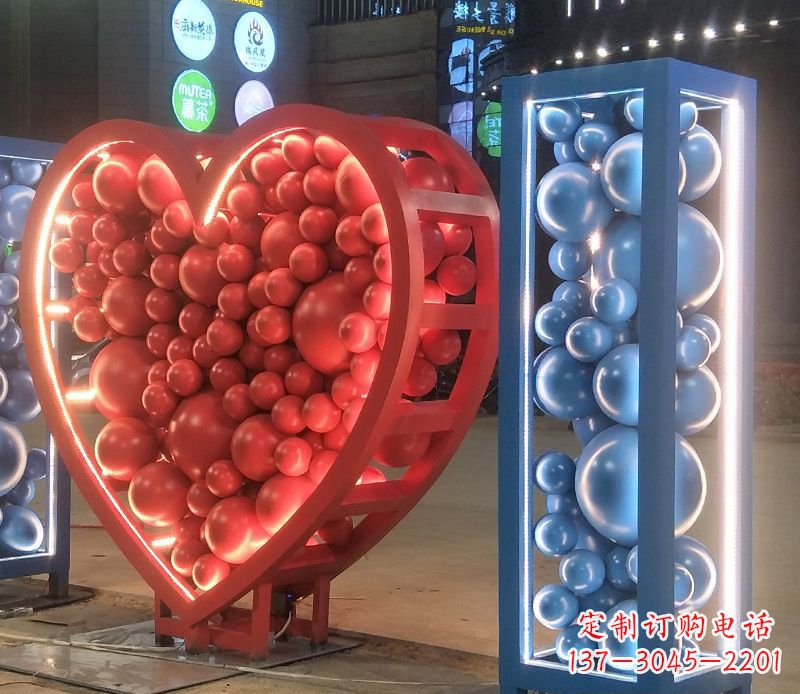泰安艺术级不锈钢字母雕塑