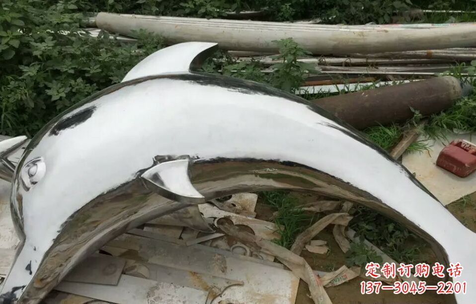 泰安展现动感的不锈钢海豚雕塑