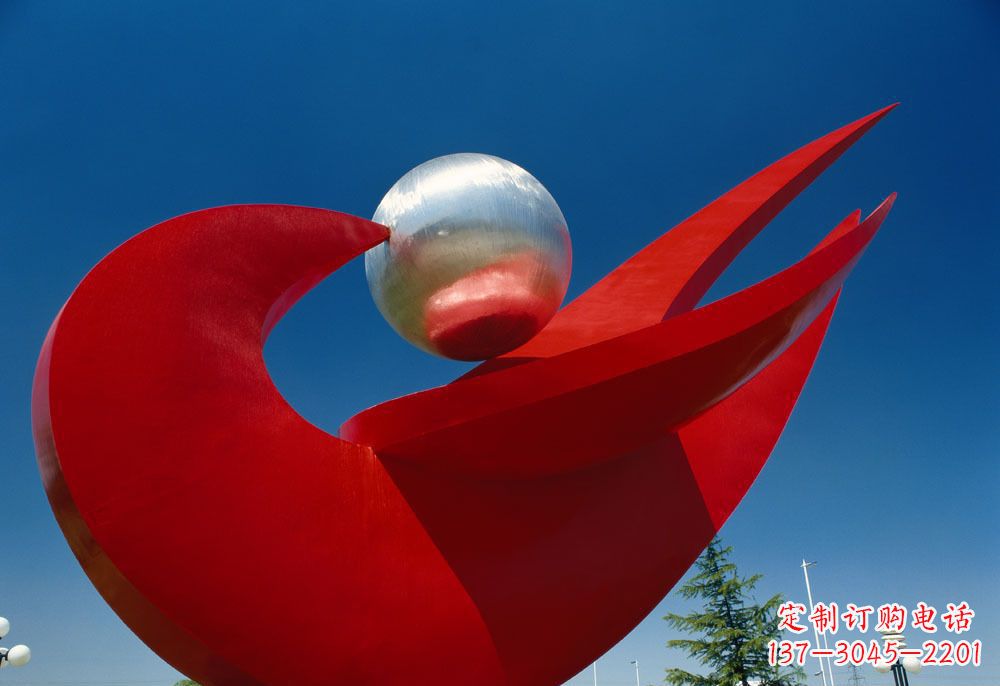 泰安优雅而高雅的和平鸽雕塑