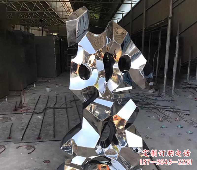 泰安别具匠心的太湖石雕塑
