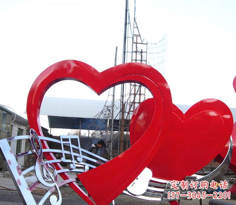 泰安中领雕塑:音符桃心景观雕塑,给你的生活带去美妙的旋律