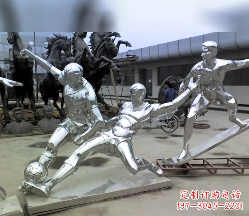 泰安中领雕塑定制的不锈钢足球运动雕塑