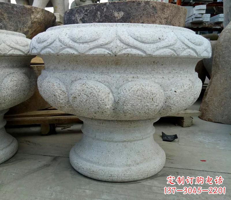 泰安广场大理石花盆雕塑 (2)