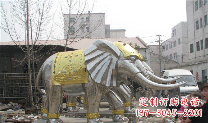 泰安广场大象不锈钢雕塑