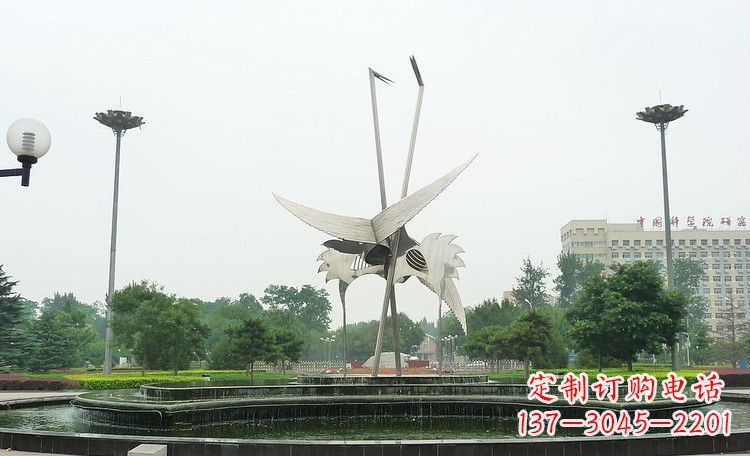 泰安极致之美,仙鹤雕塑展示现代精致生活