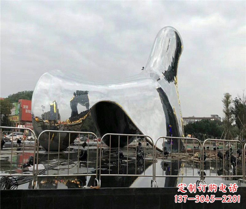 泰安广场大型抽象和平不锈钢鸽子景观雕塑