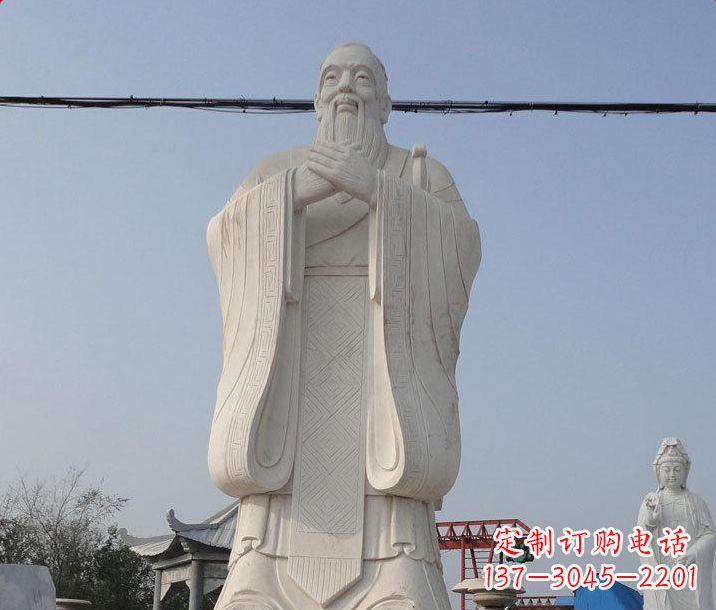 泰安广场大型孔子石雕